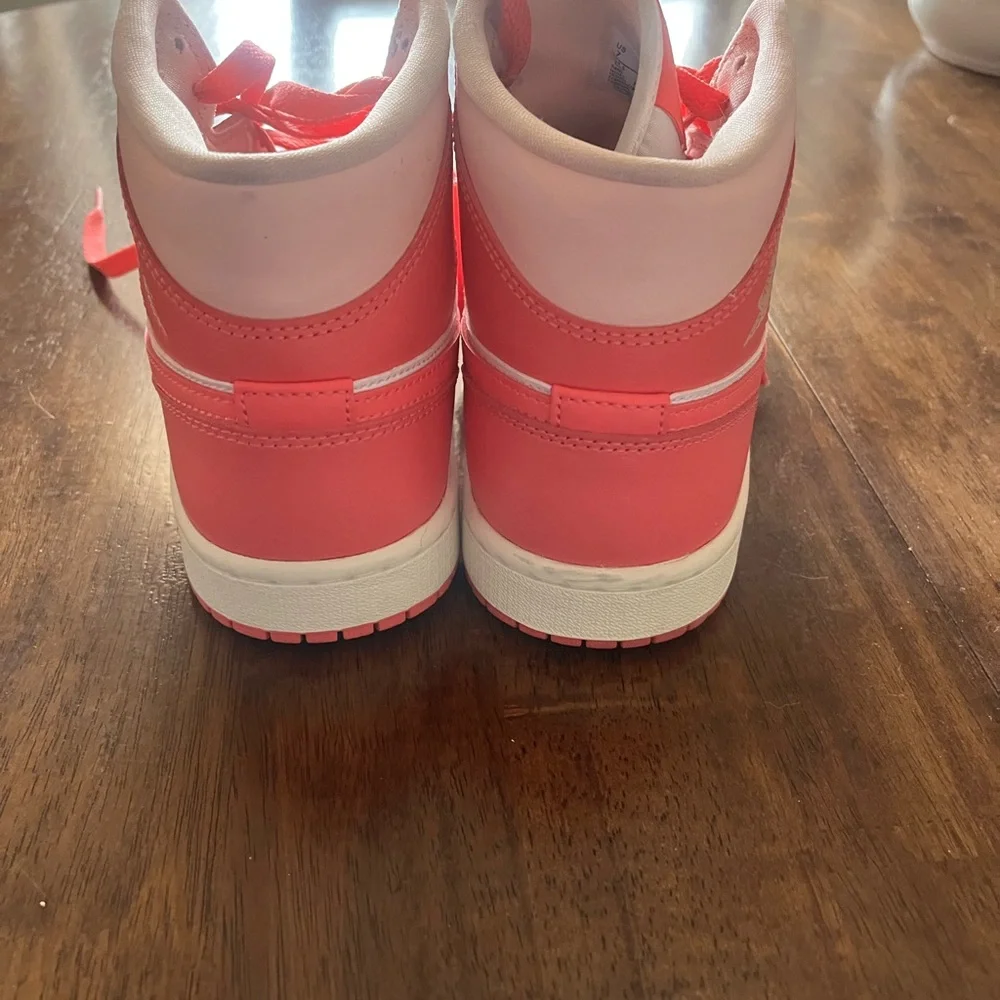 Nike Jordan’s - Picture 4 of 5